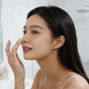 护肤山茶油：以天然之力，淡纹焕活年轻肌