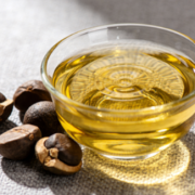 中华老字号山茶油：一瓶全场景适配，让家庭餐桌藏着健康与温情